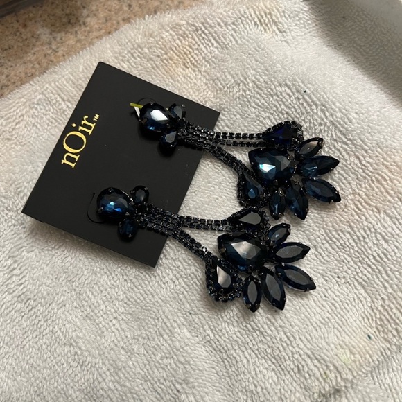 Beautiful earrings - Picture 3 of 3